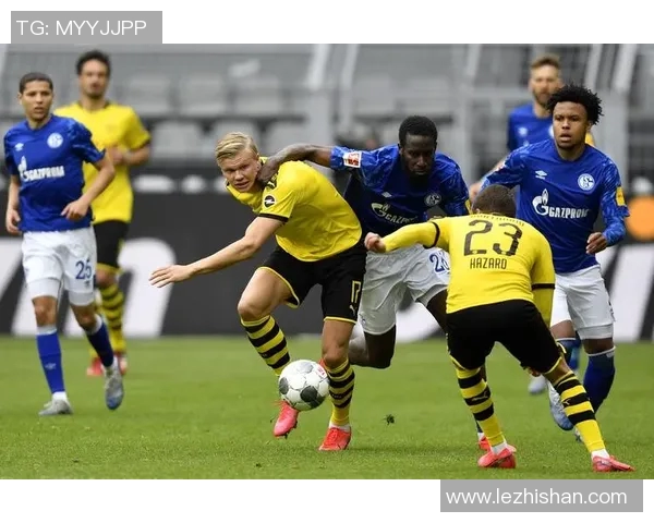 德甲豪门对决,多特蒙德迎战沙尔克04,球迷热情高涨! 德甲豪门对决,多特蒙德迎战沙尔克04,球迷热情高涨!