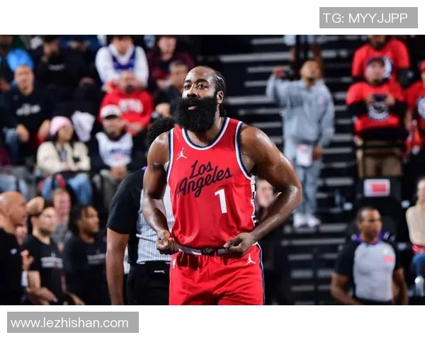 戈登与哈登组合持续火热，带领火箭战胜快船取得四连胜