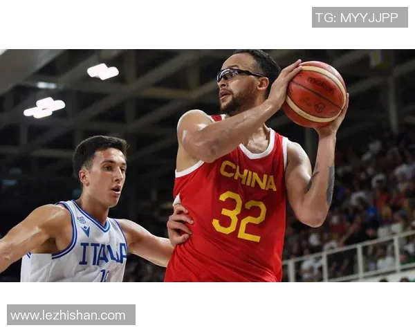 马刺主帅分享与中国男篮合影瞬间,展现友谊与竞争并存 马刺主帅分享与中国男篮合影瞬间,展现友谊与竞争并存