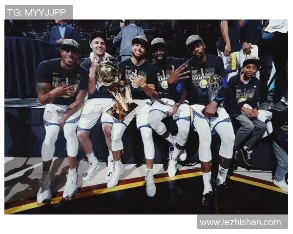 勇士再战宇宙勇,库里神奇表现令人惊叹 勇士再战宇宙勇,库里神奇表现令人惊叹